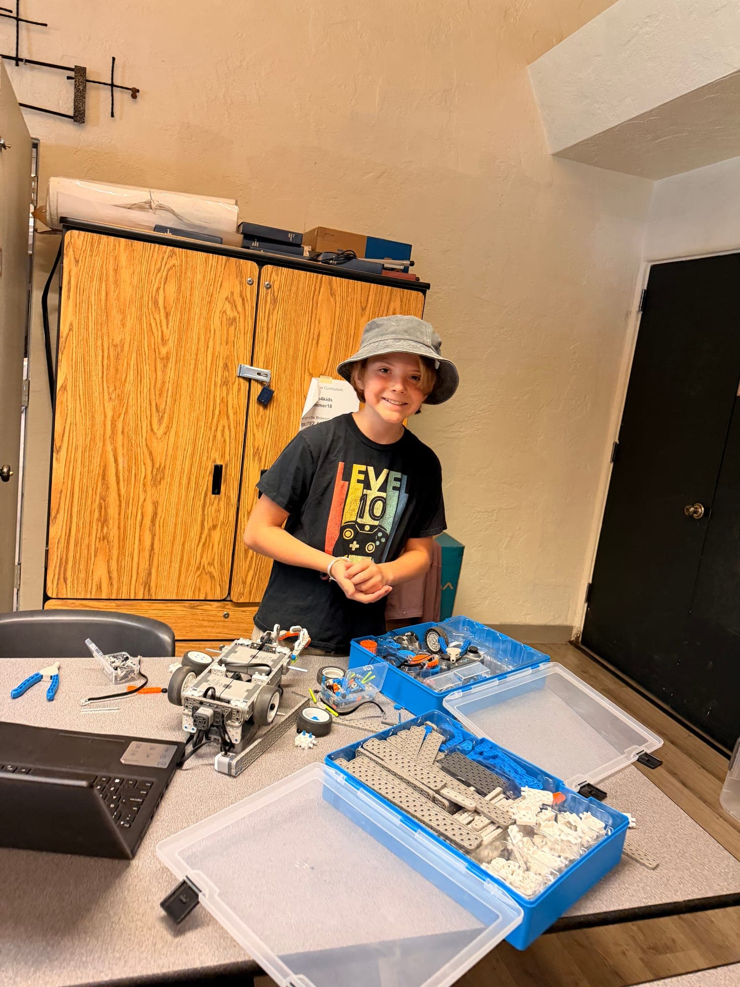 VEX® Robotics: Engineers — a week at camp